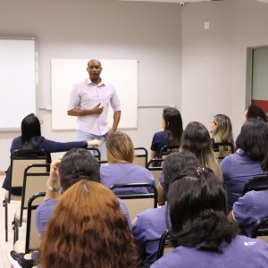 Diretoria do Sinterp em visita ao Colégio Crescimento, dia 25 de setembro de 2024, cumprindo agenda itinerante.