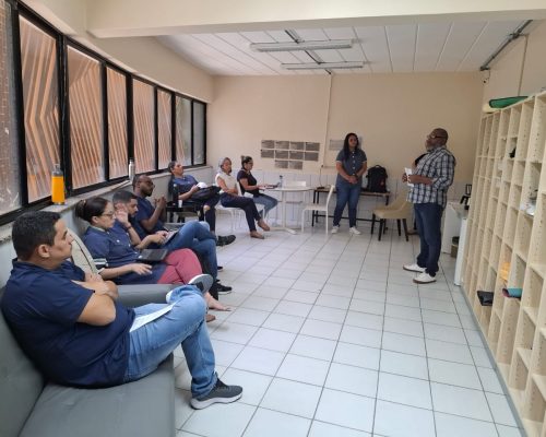 Sinterp Visita Colégio Crescimento para Atualizar Professores sobre Convenção Coletiva 2025/2026